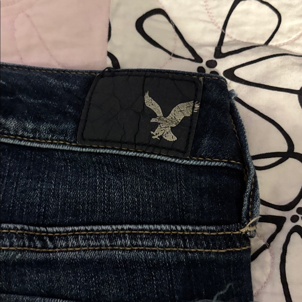 American Eagle Outfitters Women's Skinny Jeans in Dark Blue Wash - Picture 6 of 8